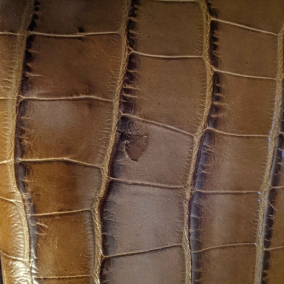 Dooney and Bourke shoulder bage - Picture 6 of 6